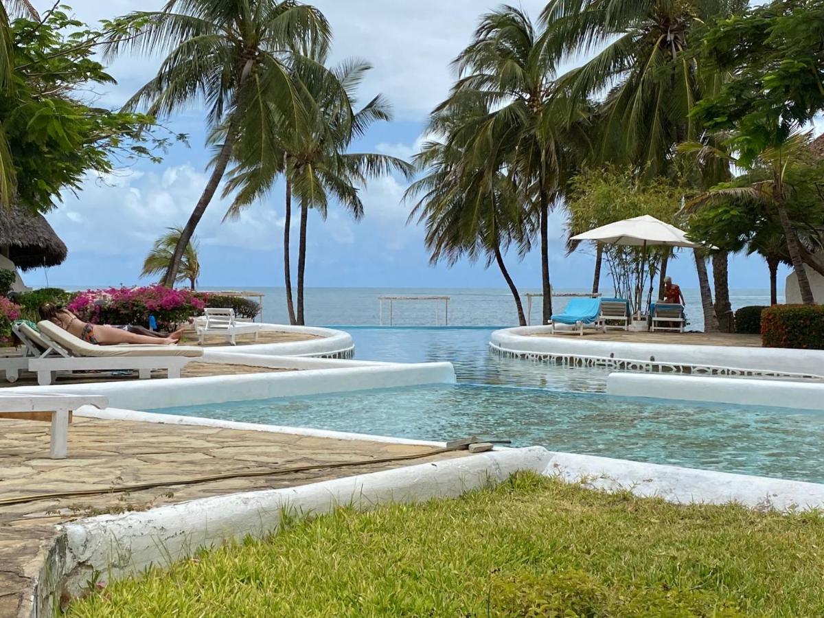 White Lion * Malindi